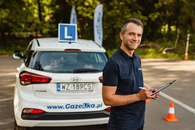 Ile trwa egzamin wewnętrzny praktyczny na prawo jazdy? Poznaj szczegóły! Ile trwa egzamin wewnętrzny praktyczny na prawo jazdy? Poznaj szczegóły!